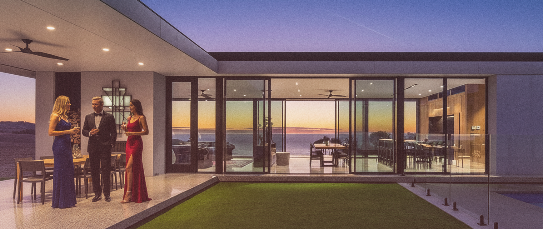 ablak.hu nyitókép — modern üvegfelületek naplementében